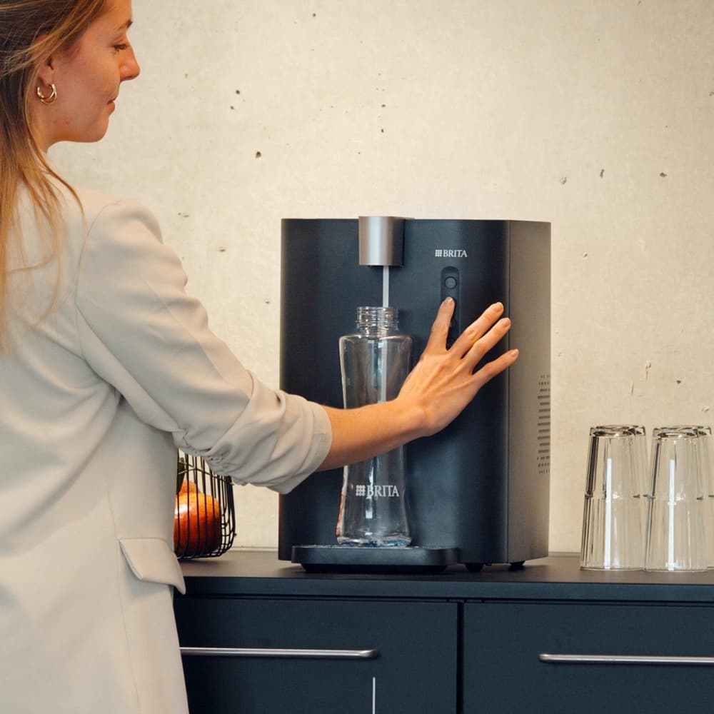 Bottled vs Mains-Fed Water: How Much Can a Kuwait Business Save?
